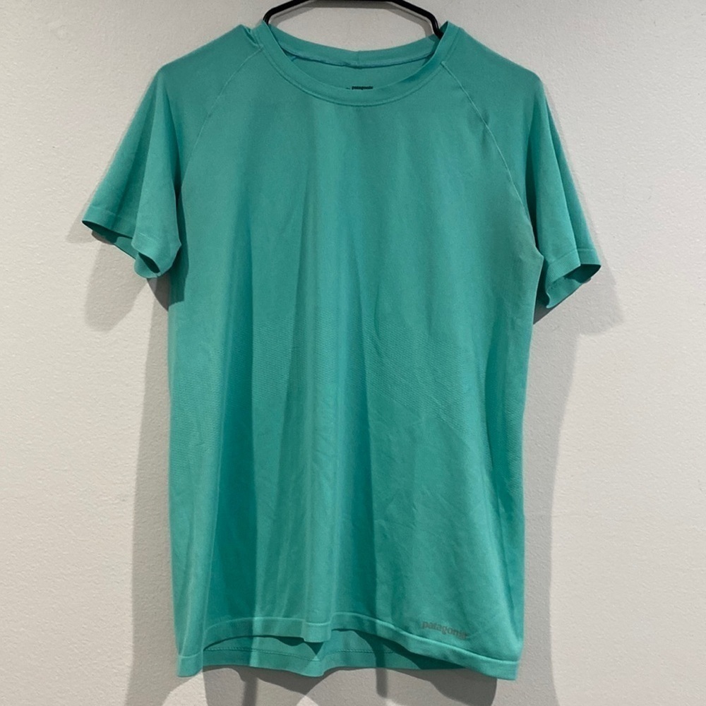 Teal Patagonia Short Sleeve Athletic Shirt - Stretch - Size Medium